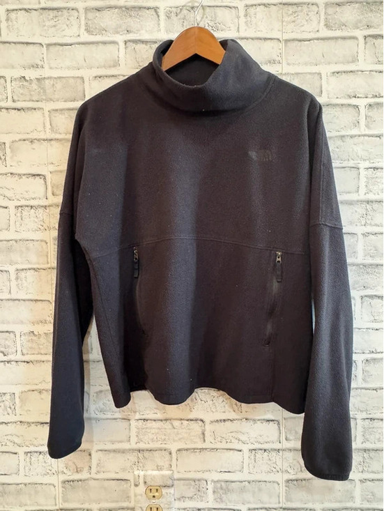 The North Face Jackets & Blazers - Women’s North Face black fleece high neck pullover Large
